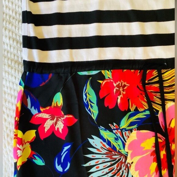 NWT Cyrus Women's Striped Top With Floral Print Size Medium - Picture 7 of 7